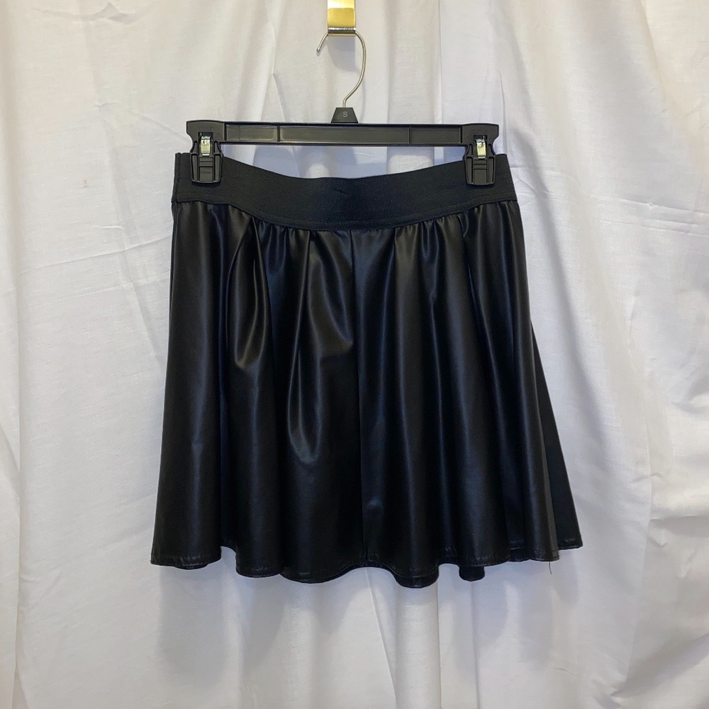 Black Faux leather mini skirt SZ L